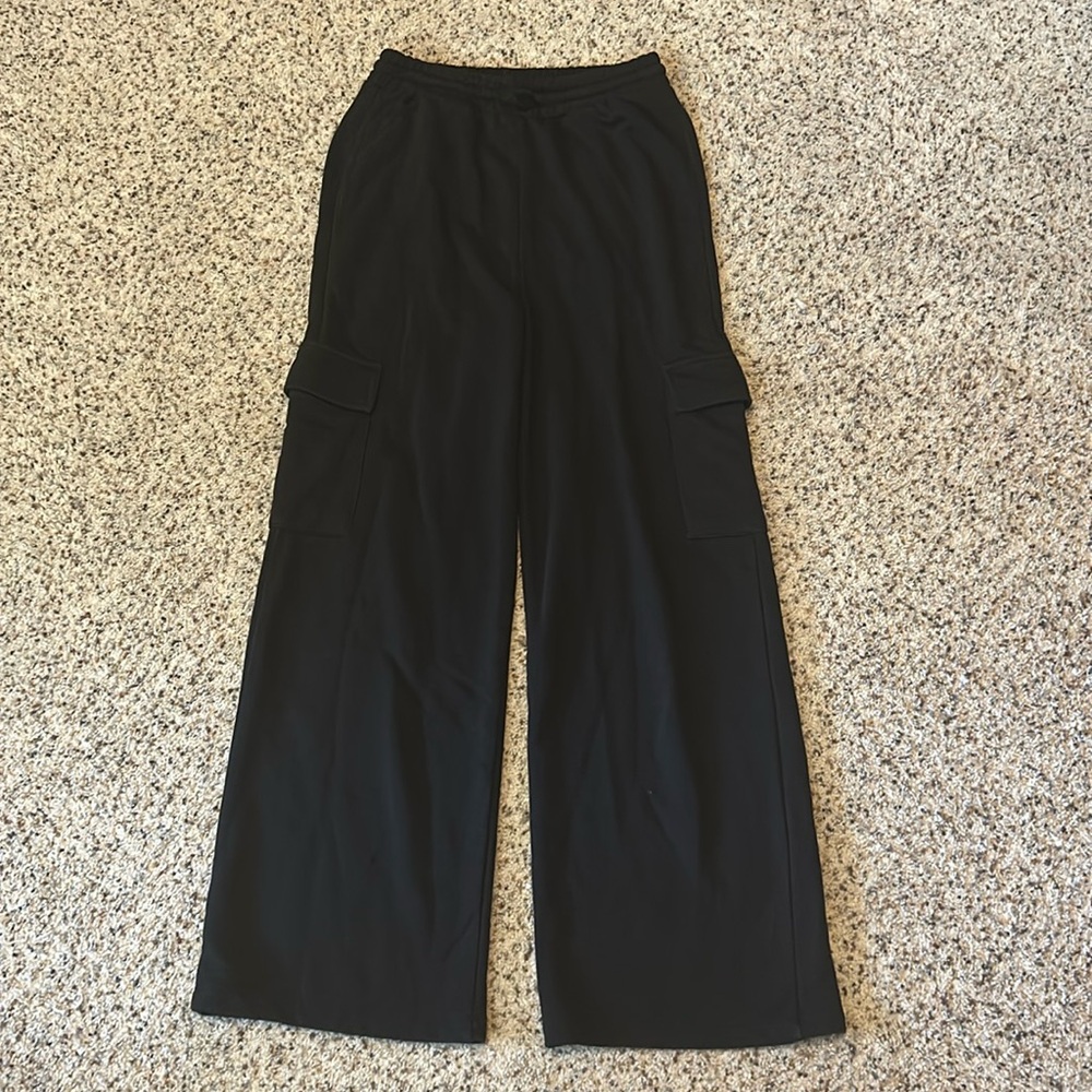 Francesca's black cargo sweatpants girls size L